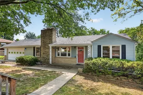 5823 N Ava Ter, Kansas City, MO 64151