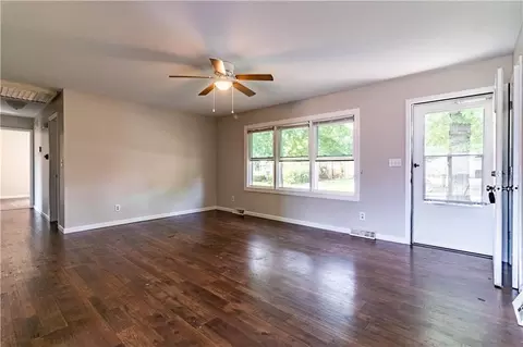403 Benjamin Dr, Warrensburg, MO 64093 photo 12