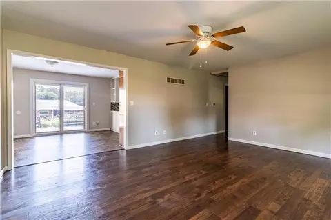 403 Benjamin Dr, Warrensburg, MO 64093 photo 11
