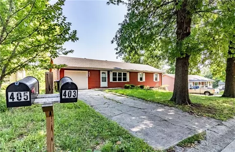 403 Benjamin Dr, Warrensburg, MO 64093 photo 2