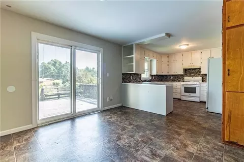 403 Benjamin Dr, Warrensburg, MO 64093 photo 16