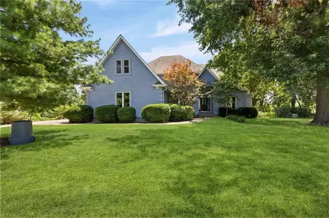5253 W 215th St, Bucyrus, KS 66013