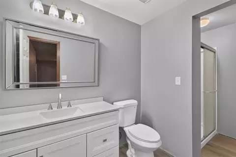 Bath - 33403 E Nebgen Rd, Grain Valley, MO 64029 photo 7 of 9