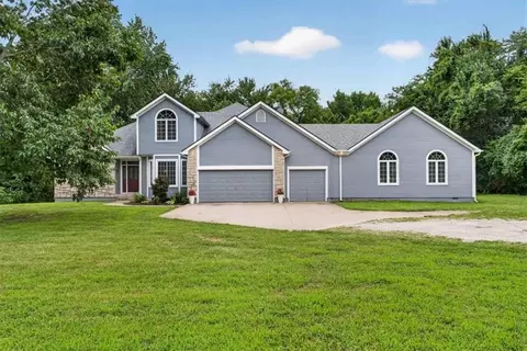 Exterior - 33403 E Nebgen Rd, Grain Valley, MO 64029 photo 1 of 22