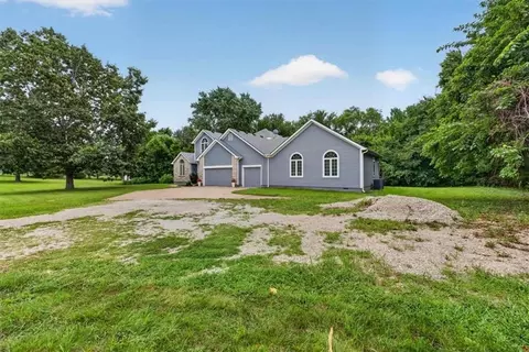 Exterior - 33403 E Nebgen Rd, Grain Valley, MO 64029 photo 5 of 22