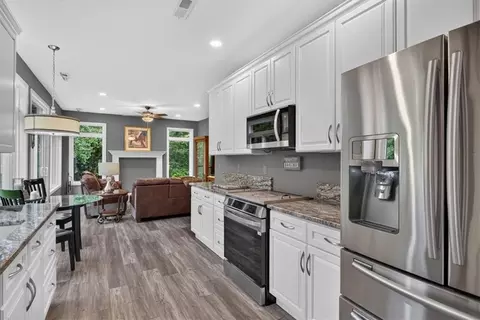 Kitchen - 33403 E Nebgen Rd, Grain Valley, MO 64029 photo 6 of 9