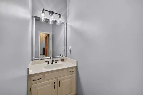 Bath - 33403 E Nebgen Rd, Grain Valley, MO 64029 photo 1 of 9