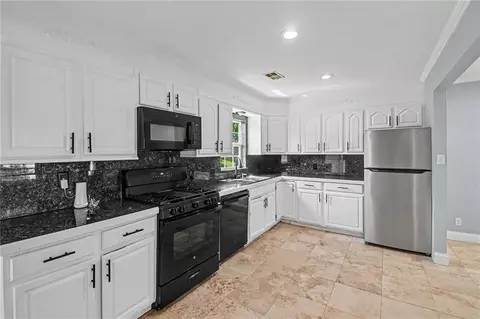 Kitchen - 11111 E 36th St, Independence, MO 64052 photo 2 of 2