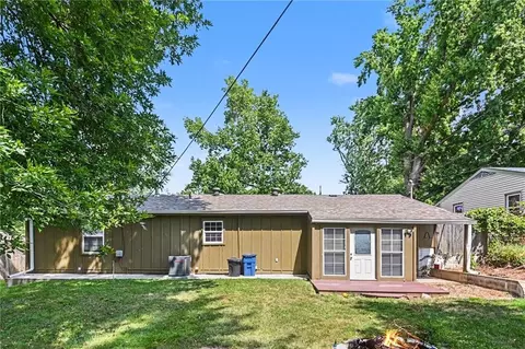 Exterior - 11111 E 36th St, Independence, MO 64052 photo 4 of 5