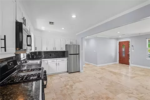 Entry Way - 11111 E 36th St, Independence, MO 64052 photo 1 of 2