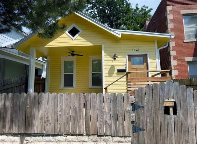 3921 Central St, Kansas City, MO 64111