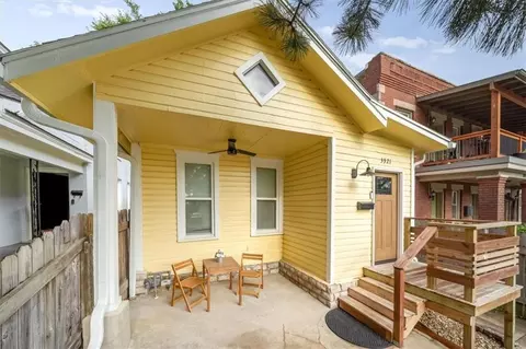 3921 Central St, Kansas City, MO 64111