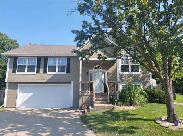 1109 NW Creekside Ct, Blue Springs, MO 64015