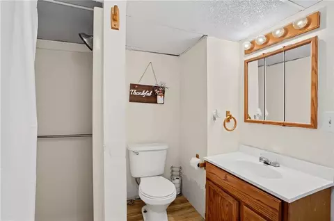 Bath - 707 E 3rd St, Ottawa, KS 66067 photo 6 of 6