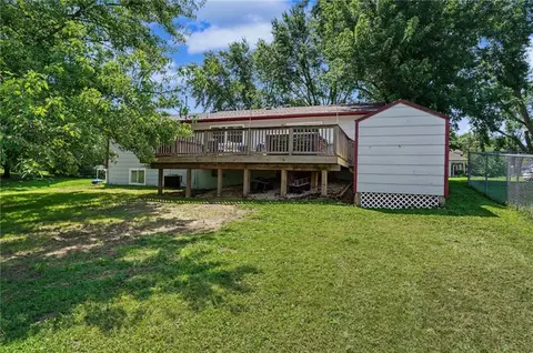 Exterior - 707 E 3rd St, Ottawa, KS 66067 photo 6 of 9