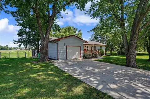 Exterior - 707 E 3rd St, Ottawa, KS 66067 photo 9 of 9