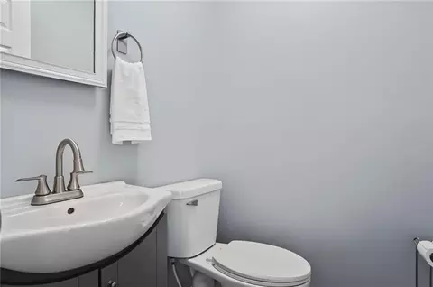 Bath - 707 E 3rd St, Ottawa, KS 66067 photo 4 of 6