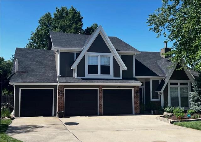 5106 Anderson St, Shawnee, KS 66226