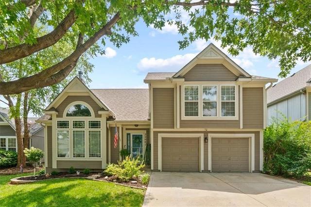 22001 W 51st Ter, Shawnee, KS 66226
