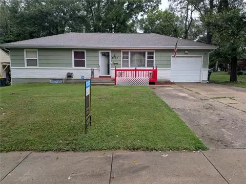 8602 Winchester Ave, Kansas City, MO 64138