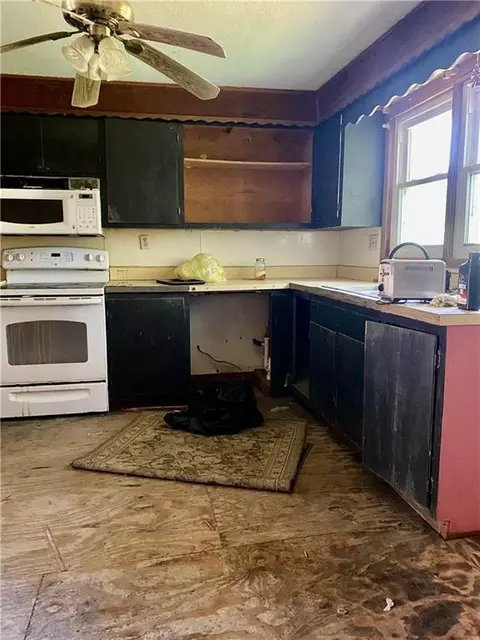 210 N Bates Ave, Adrian, MO 64720 photo 11