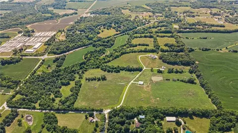 View/Area - 25590 Bundschu Rd, Independence, MO 64056 photo 2 of 8