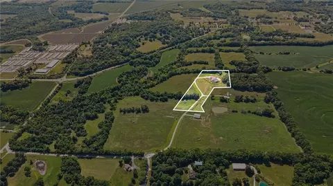 View/Area - 25590 Bundschu Rd, Independence, MO 64056 photo 1 of 8