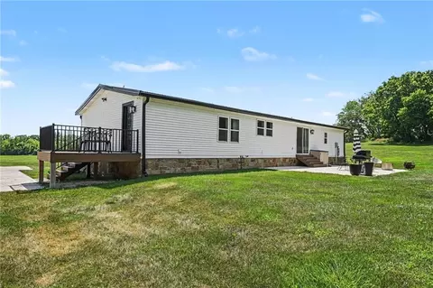 Exterior - 25590 Bundschu Rd, Independence, MO 64056 photo 10 of 11