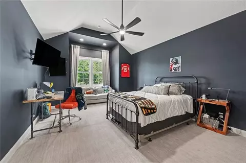 Bedroom - 25590 Bundschu Rd, Independence, MO 64056 photo 3 of 7