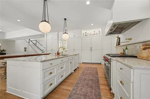 Kitchen - 25590 Bundschu Rd, Independence, MO 64056 photo 3 of 7