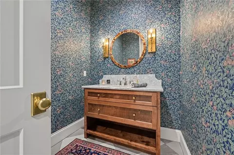 Bath - 25590 Bundschu Rd, Independence, MO 64056 photo 7 of 9