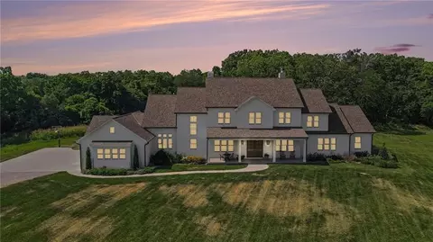 Exterior - 25590 Bundschu Rd, Independence, MO 64056 photo 2 of 11