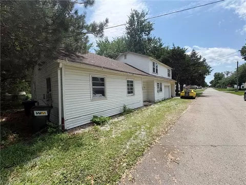 605 Olive St, Louisburg, KS 66053