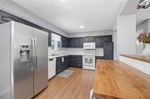 Kitchen - 1113 SE 2nd Ter, Lees Summit, MO 64063 photo 1 of 3