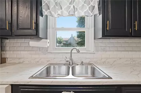 Kitchen - 1113 SE 2nd Ter, Lees Summit, MO 64063 photo 2 of 3