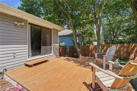 Exterior - 1113 SE 2nd Ter, Lees Summit, MO 64063 photo 7 of 10