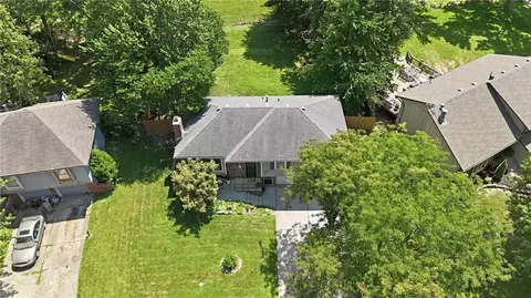 View/Area - 1113 SE 2nd Ter, Lees Summit, MO 64063 photo 2 of 3