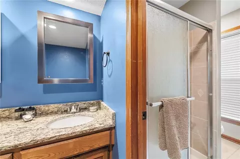 Bath - 8448 Constance St, Lenexa, KS 66215 photo 4 of 5