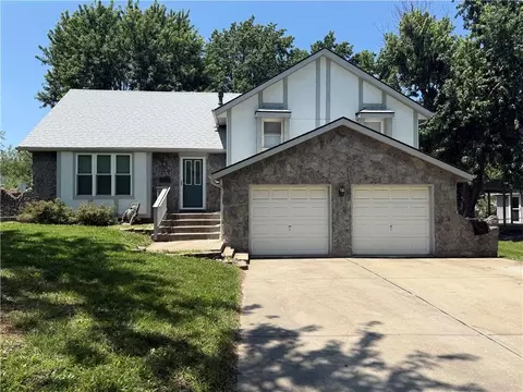 505 S Ridge Dr, Olathe, KS 66061