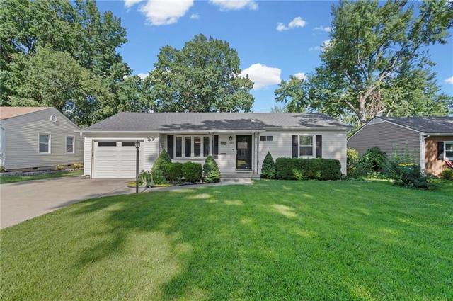7333 W Maple St, Overland Park, KS 66204