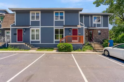 813 Lakeview Dr, Grandview, MO 64030