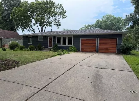 5136 Reeds Rd, Mission, KS 66202