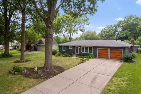 5136 Reeds Rd, Mission, KS 66202