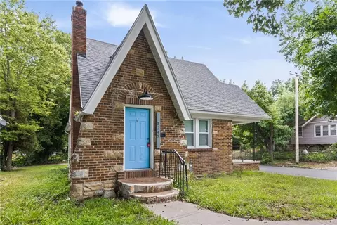 5247 Olive St, Kansas City, MO 64130
