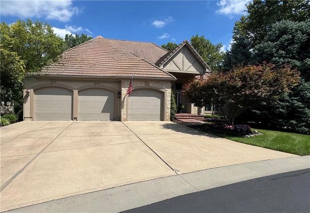 11359 El Monte Ct, Leawood, KS 66211