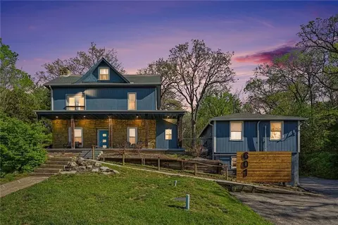 601 Kaw Dr, Edwardsville, KS 66111