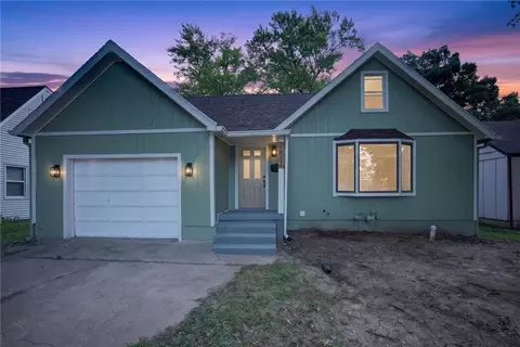 Exterior - 2013 S Ralston Ave, Independence, MO 64052 photo 2 of 8