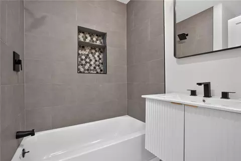 Bath - 2013 S Ralston Ave, Independence, MO 64052 photo 1 of 4