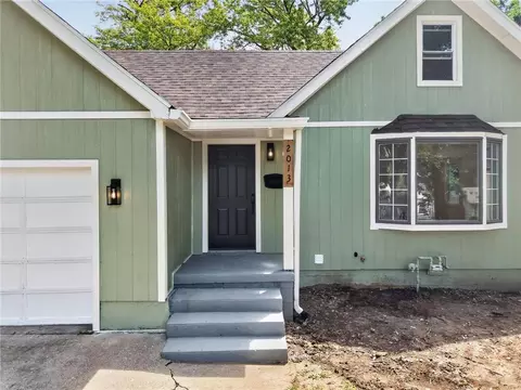 Exterior - 2013 S Ralston Ave, Independence, MO 64052 photo 4 of 8