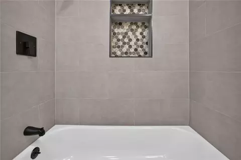 Bath - 2013 S Ralston Ave, Independence, MO 64052 photo 2 of 4